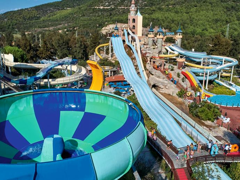 Het enorme Aqua Fantasy waterpark bij TUI Blue Ephesus