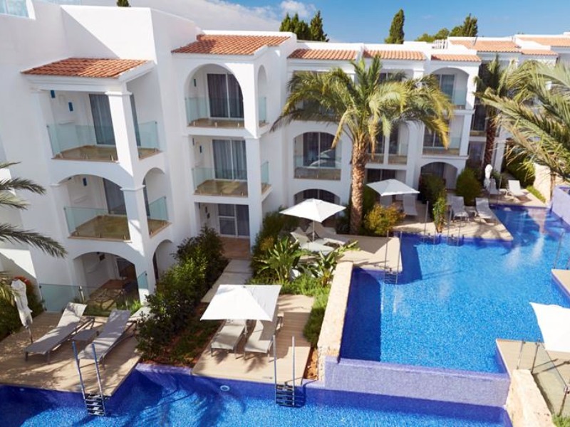 Zwembaden bij Tarida Beach