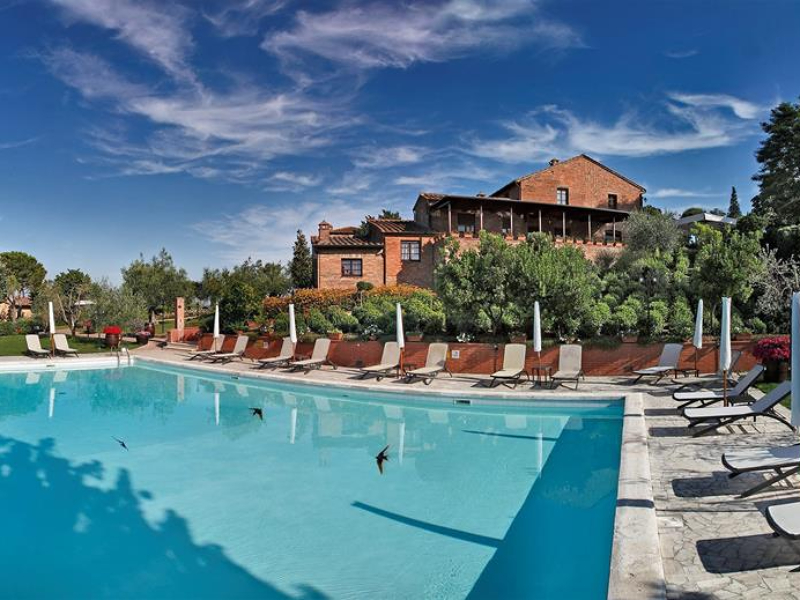 Zwembad van Hotel en Appartementencomplex Borgo Tre Rose.