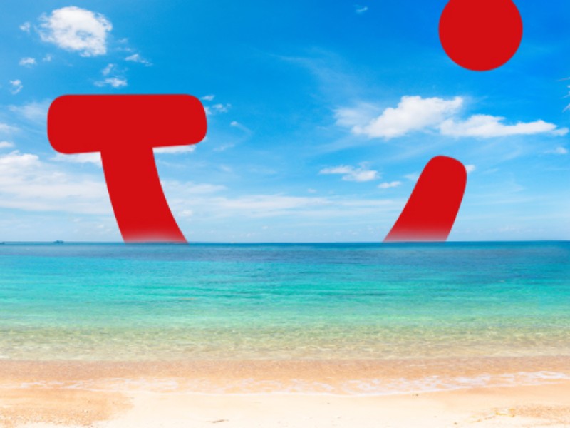 TUI logo op vakantie