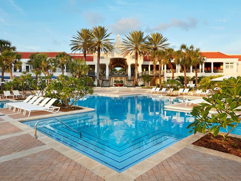 Het prachtige vernieuwde Mariott Beach Resort Hotel in Curacao