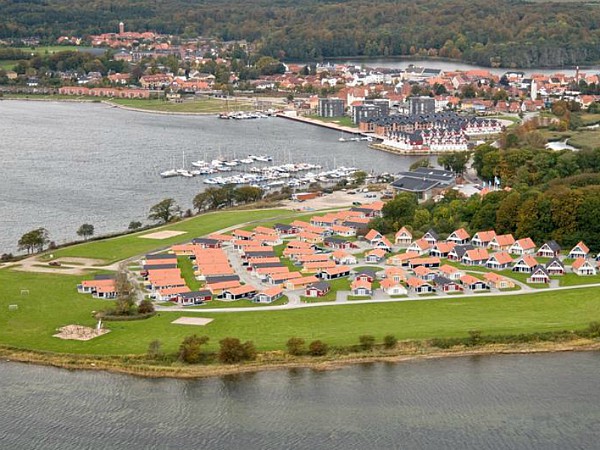 Luchtfoto van Enjoy Resort Marina Fiskenaes