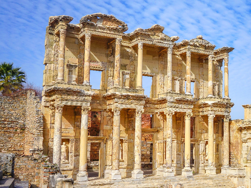 Schitterende oude griekse ruïnes langs de Egeïsche kust van Turkije