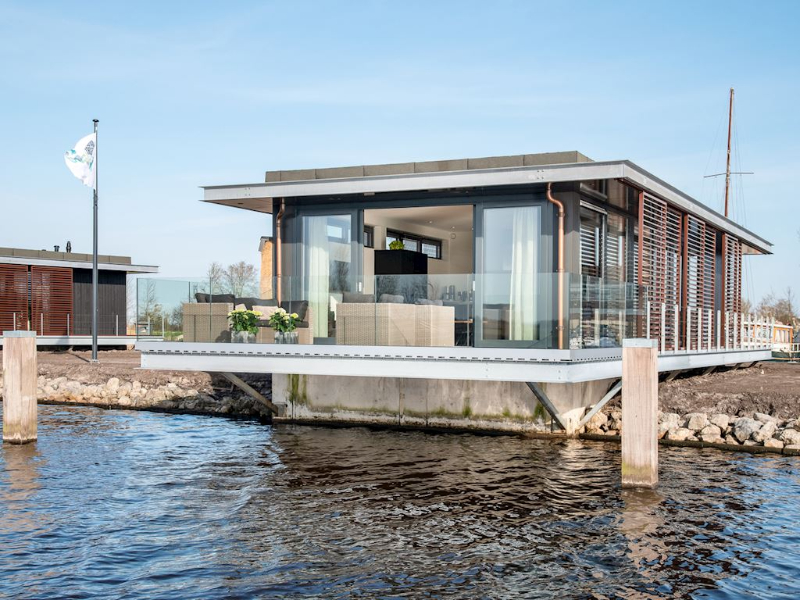 Waterwoning op het Landal Park de Alde Feanen.