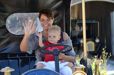 Rondje in de auto met mama en mijn aankomende zusje!