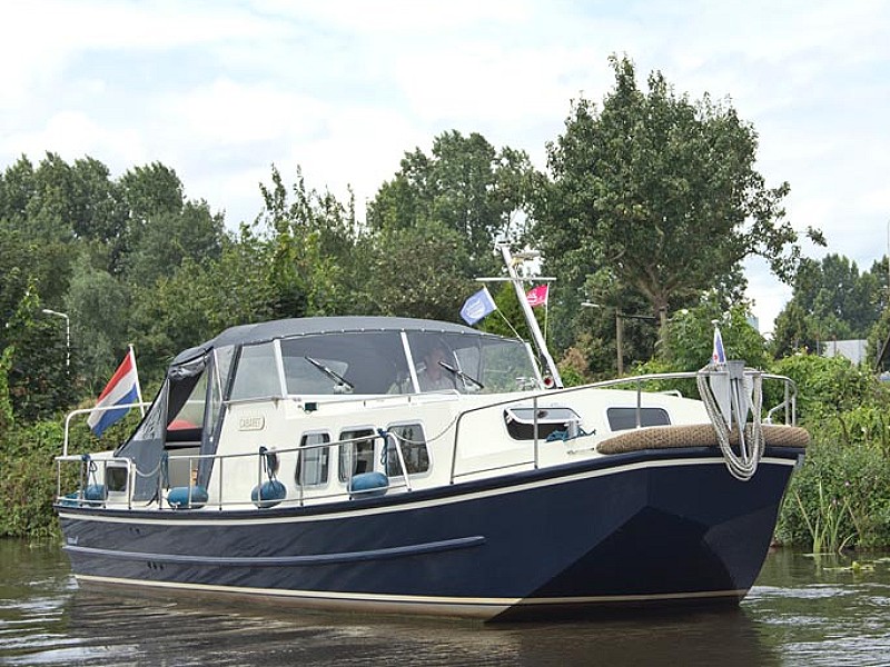 Varen met de stoere Family-boot van Holiday Boatin