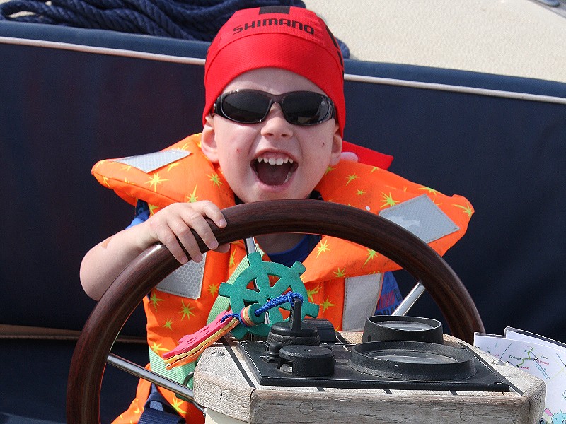 Varen met kinderen is een unieke manier van vakantie vieren met je gezin. Wij hebben de leukste vaarvakanties met kinderen voor je op een rijtje gezet!