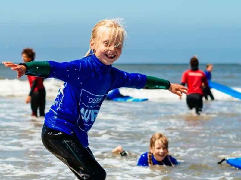 Surfen is supercool voor kids met een zwemdiploma!