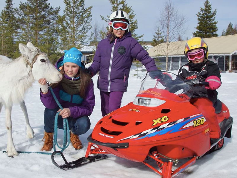 Beleef bijzondere reizen met het hele gezin in sprookjesachtig Lapland. Een unieke sneeuwvakantie!