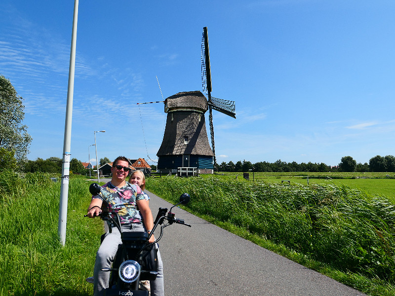 Op de e-scooter toeren door de omgeving van Volendam