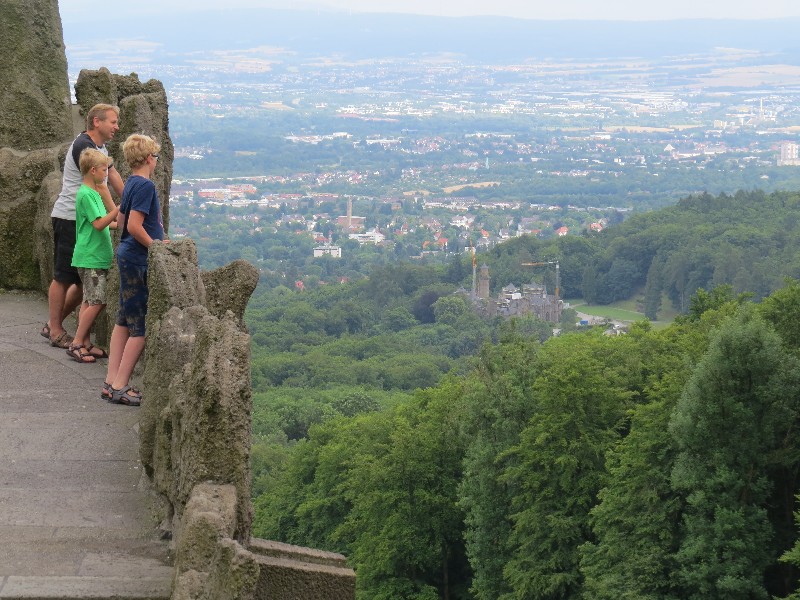 Uitzicht over Kassel vanaf het beeld van Hercules