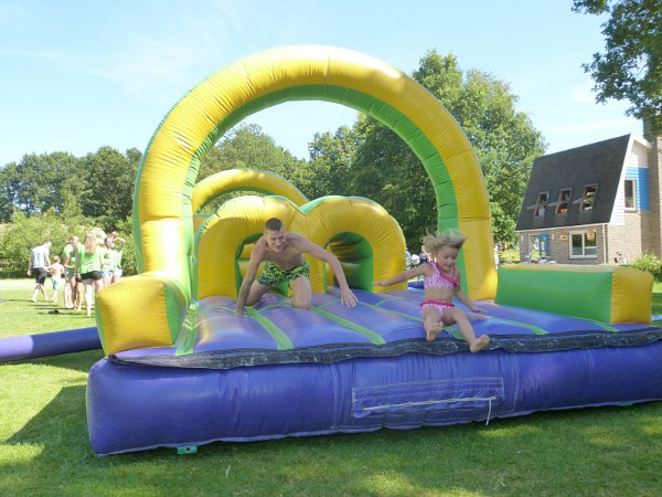 stormbaan kindje wint van vader