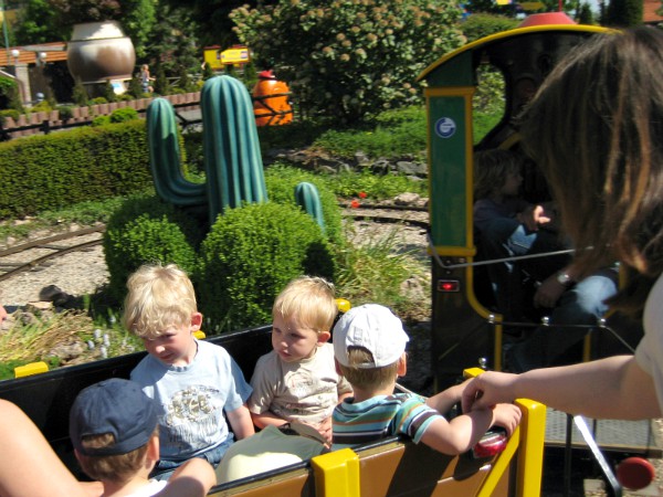 In de trein bij Kernies Familiepark