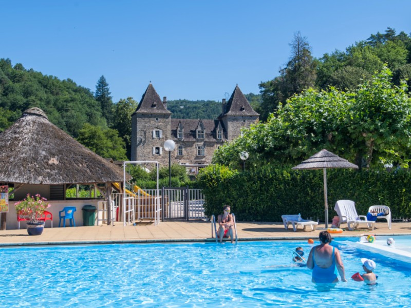 Zwembad bij Camping le Gibanel