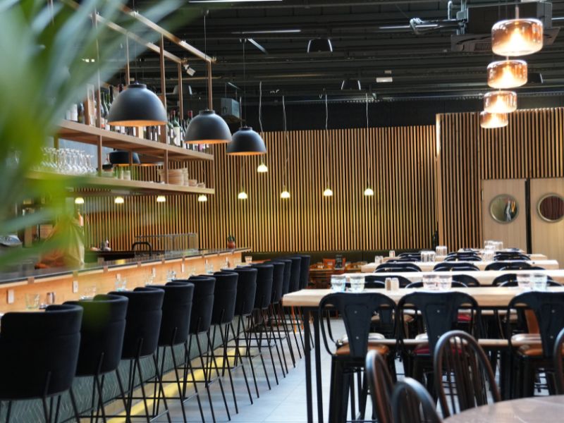 Voor lokale specialiteiten en een lekker kindermenu hoef je bij Nimotel het hotel niet uit.