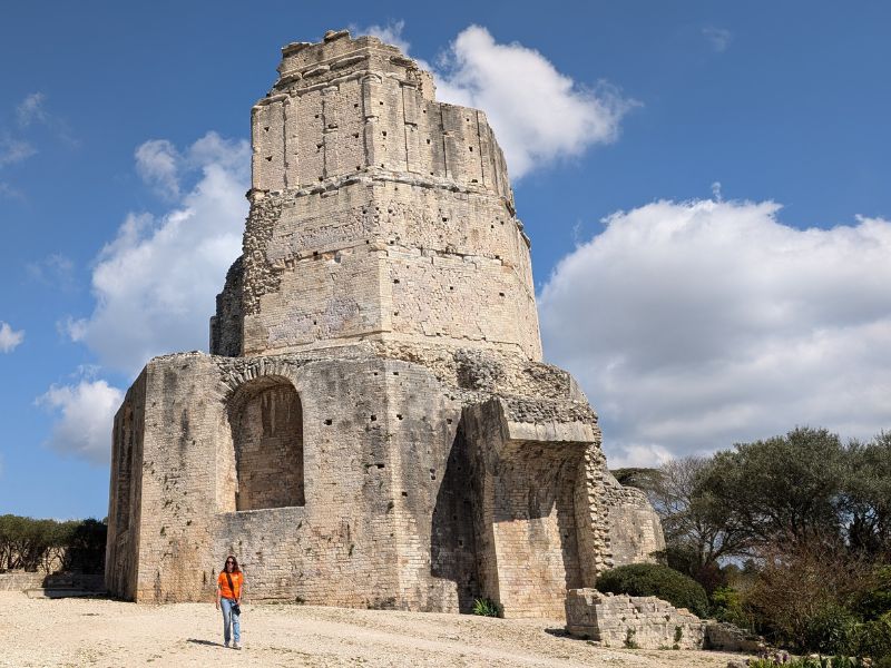Beklim de eeuwenoude Romeinse wachttoren Tour Magne voor een te gek uitzicht over Nîmes