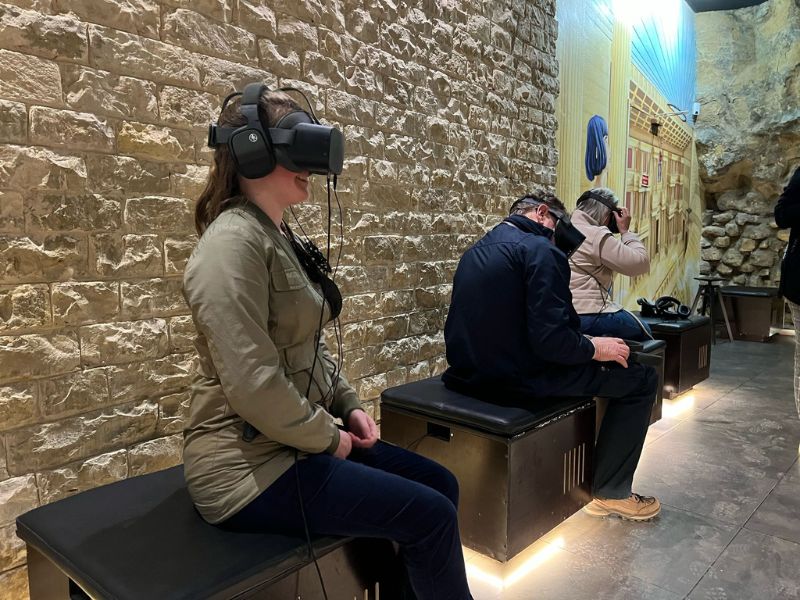 Verken het theater van Orange met kinderen in een virtuele tekenfilm met de VR Experience!