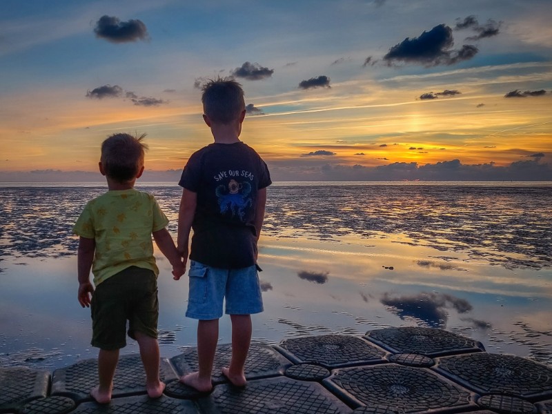 Zonsondergang strand Harlingen Friesland