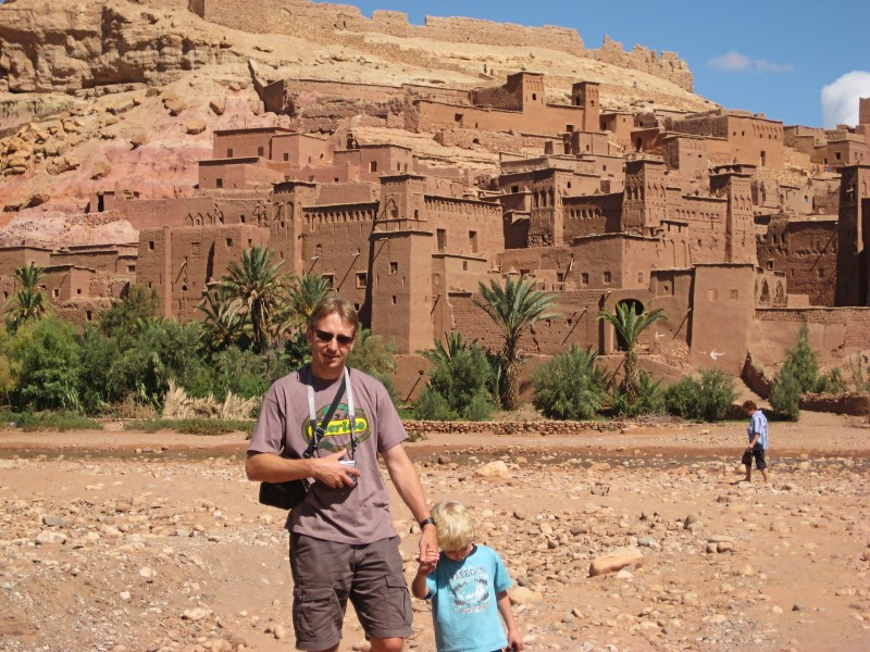 Met onze zoon bij kasbah Ben Ait Haddou