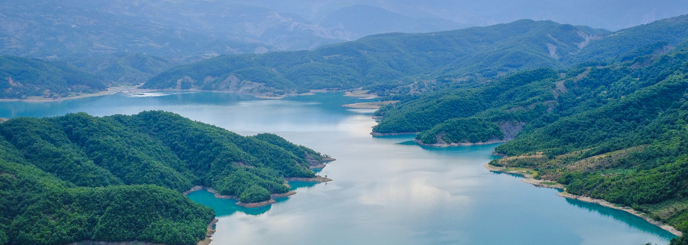 Het meer van Bovilla in Albanië