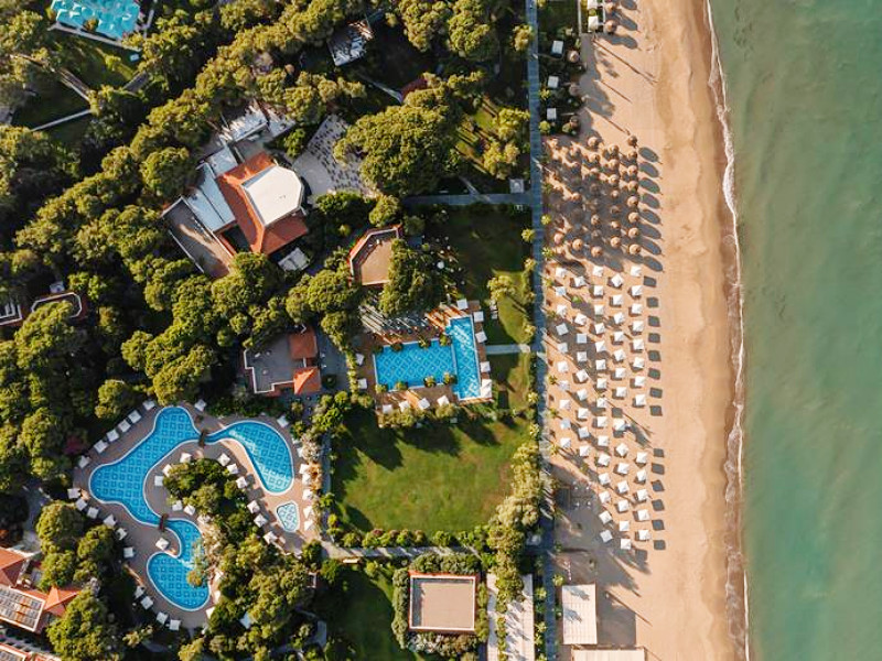 Ali Bay Resort ligt prachtig aan het strand