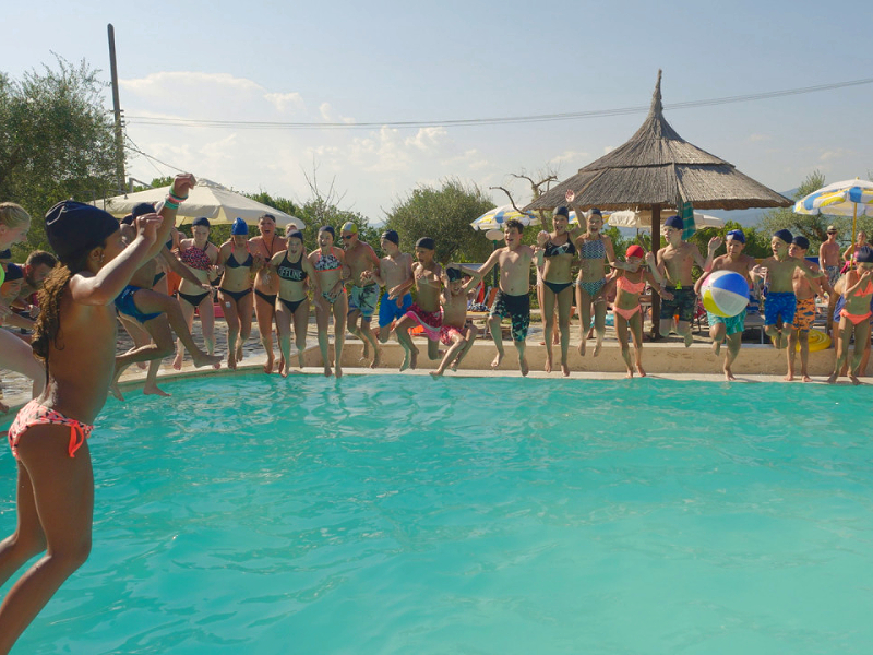 Zwembad van kleinschalige camping Cerquestra.