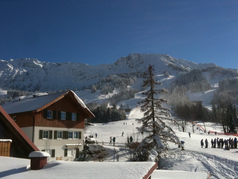 Een goed pak sneeuw hier in het Duitse dorp Oberjoch in de Allgau