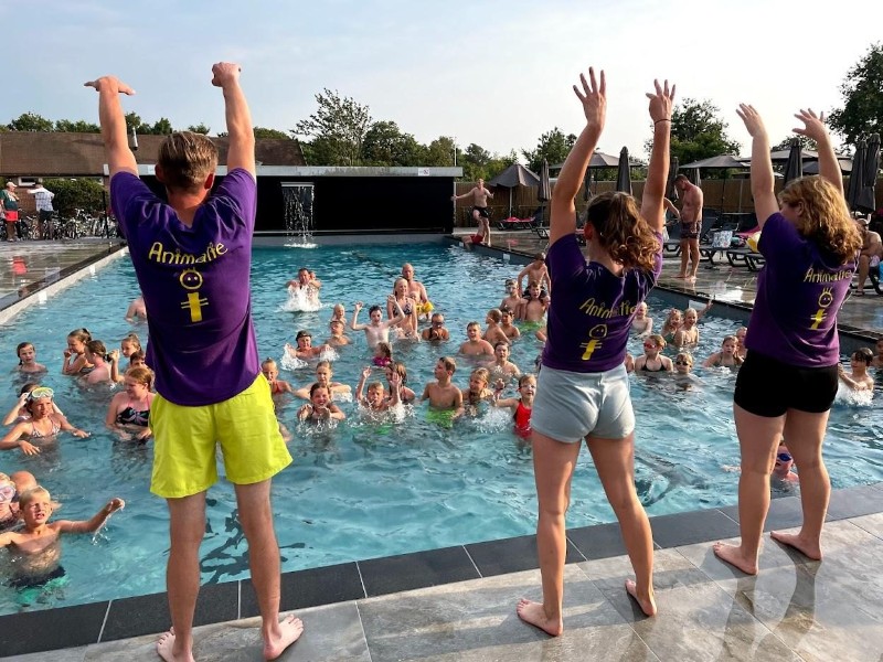 het animatieteam van camping ginsterveld