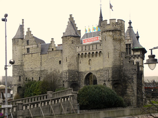 Het Steen, het oudste gebouw van Antwerpen