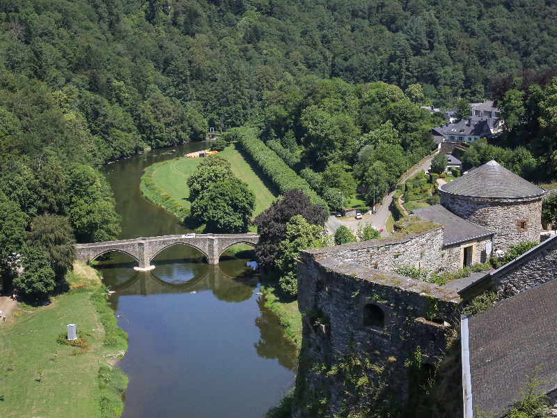 ardennen-bouillon-uitzicht-kasteel-800.jpg