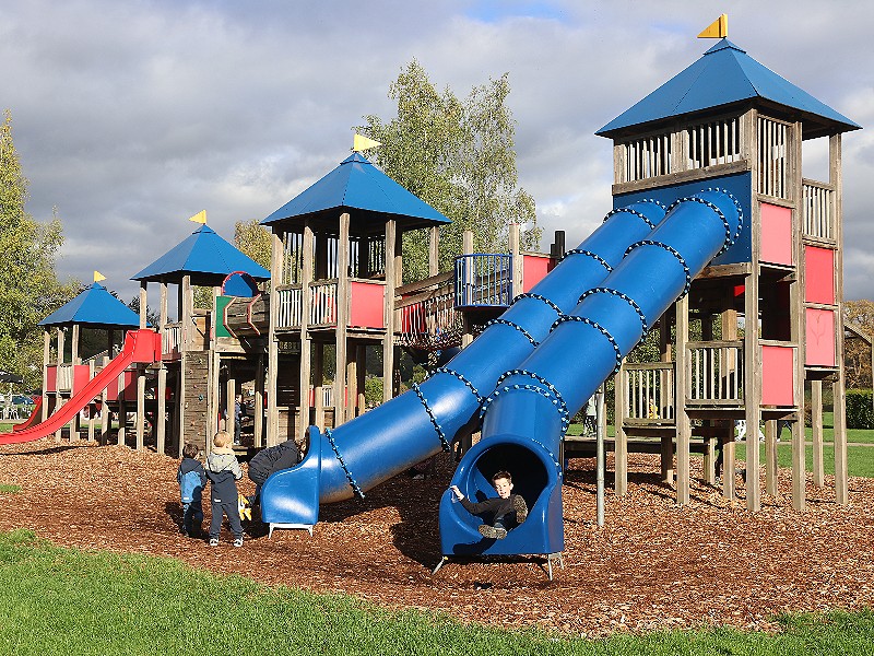 Er is ook veel speelplezier voor de kids op het domein van de Grotten van Han