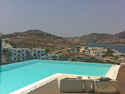 Senia Hotel Paros met kamers voor 4 personen