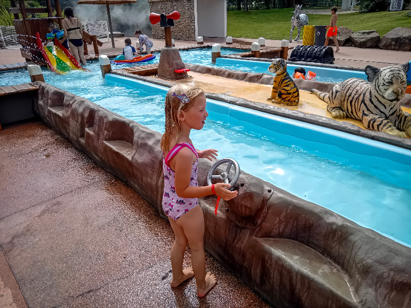 Er is ook een leuk kinderbad bij Atlantic Toboggan