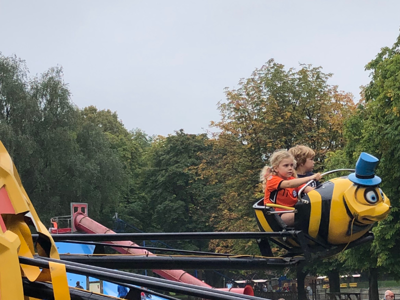 Het park heeft vele verschillende attracties voor kinderen
