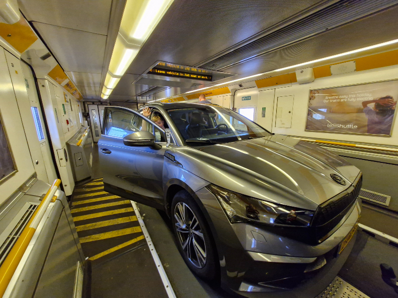Met de auto in de trein naar Engeland