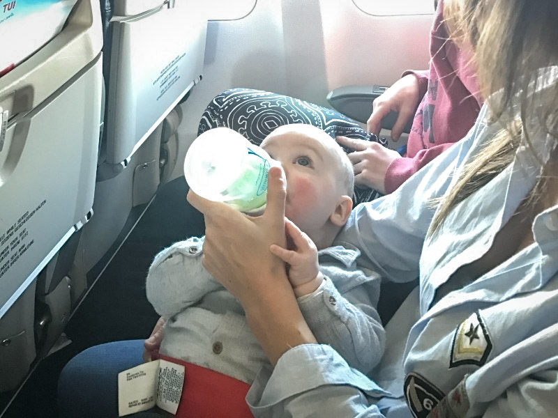 flesje in het vliegtuig flesje in het vliegtuig