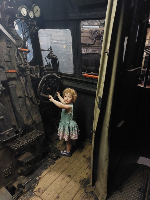 Back in time in een oude stoomlocomotief