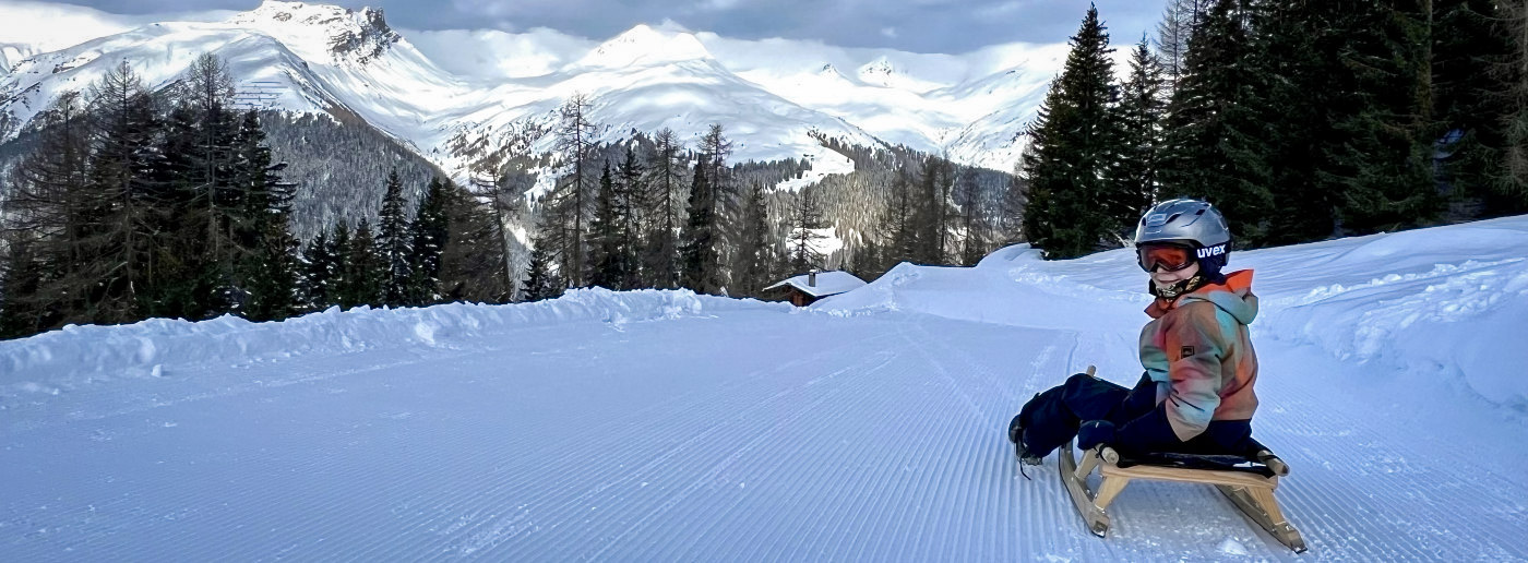 Rodelen in de omgeving van Davos in Zwitserland