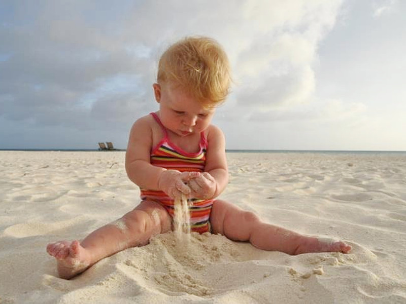 Baby op zonvakantie