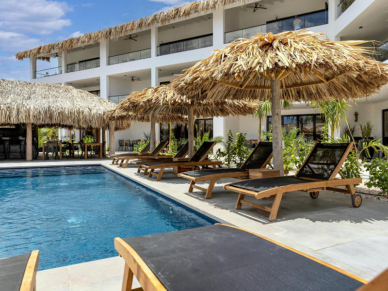 Het zwembad van Luxe hotel Belnem House Bonaire