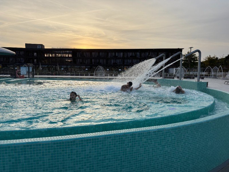 Harde massage stralen en bubbels in de whirlpool
