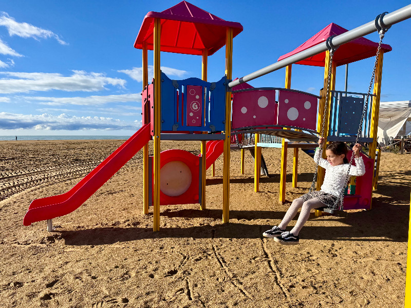 Lekker spelen op het strand van Bibione