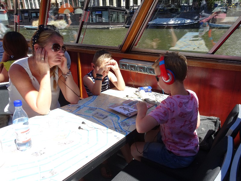 Aandachtig luisteren we allemaal naar ons eigen verhaal