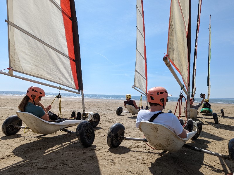 Blokarten op het brede strand van Saint-Brevin-les-Pins