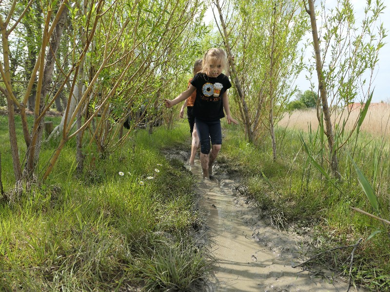 Het blote voetenpad bij Pannenkoekenrestaurant het Klokshuys