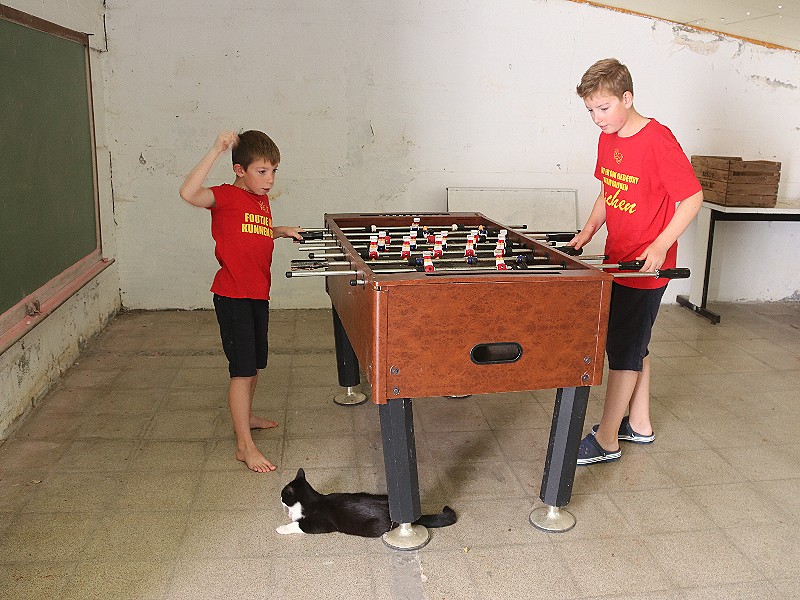 En tafelvoetballen met poes Loes!