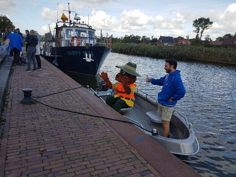 Bollo stapt ook in een bootje