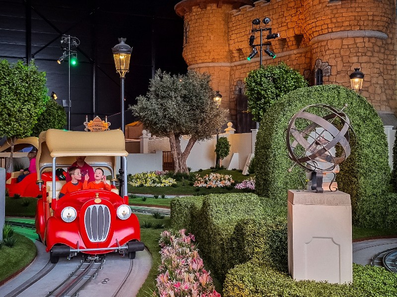 Een ritje door de kasteeltuinen in de oude schicht