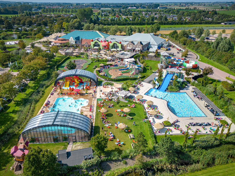 Het grote zwem en speelveld bij Capfun de Bongerd