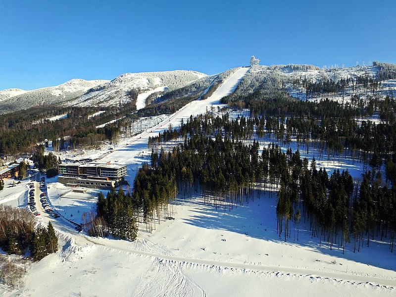 Bij Wellness Hotel Vista in Dolni Morava ski je zo naar binnen met de kids